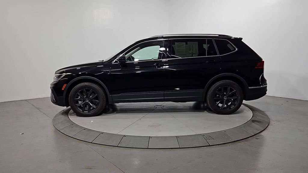 Certified 2024 Volkswagen Tiguan SE w/ Panoramic Sunroof Package video 2