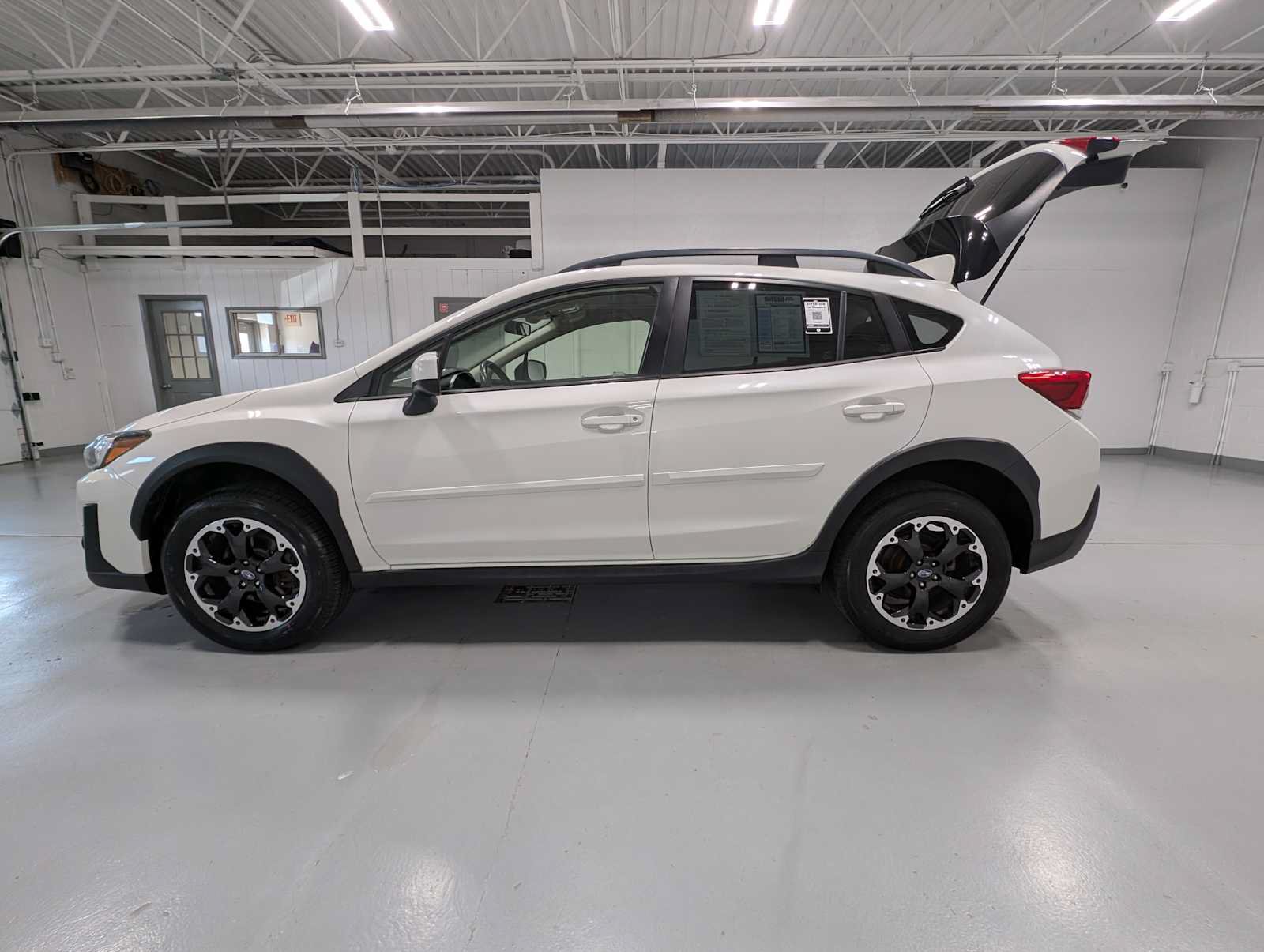 Used 2021 Subaru Crosstrek 2.0i Premium AWD/4WD image 12