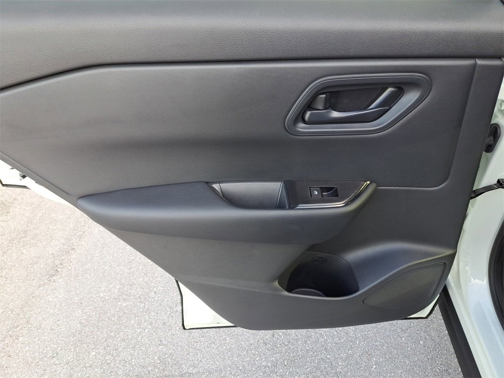 Certified 2025 Nissan Rogue S image 11