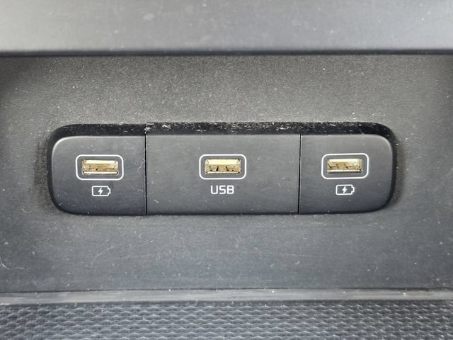 Certified 2022 Kia Carnival LX FWD image 27