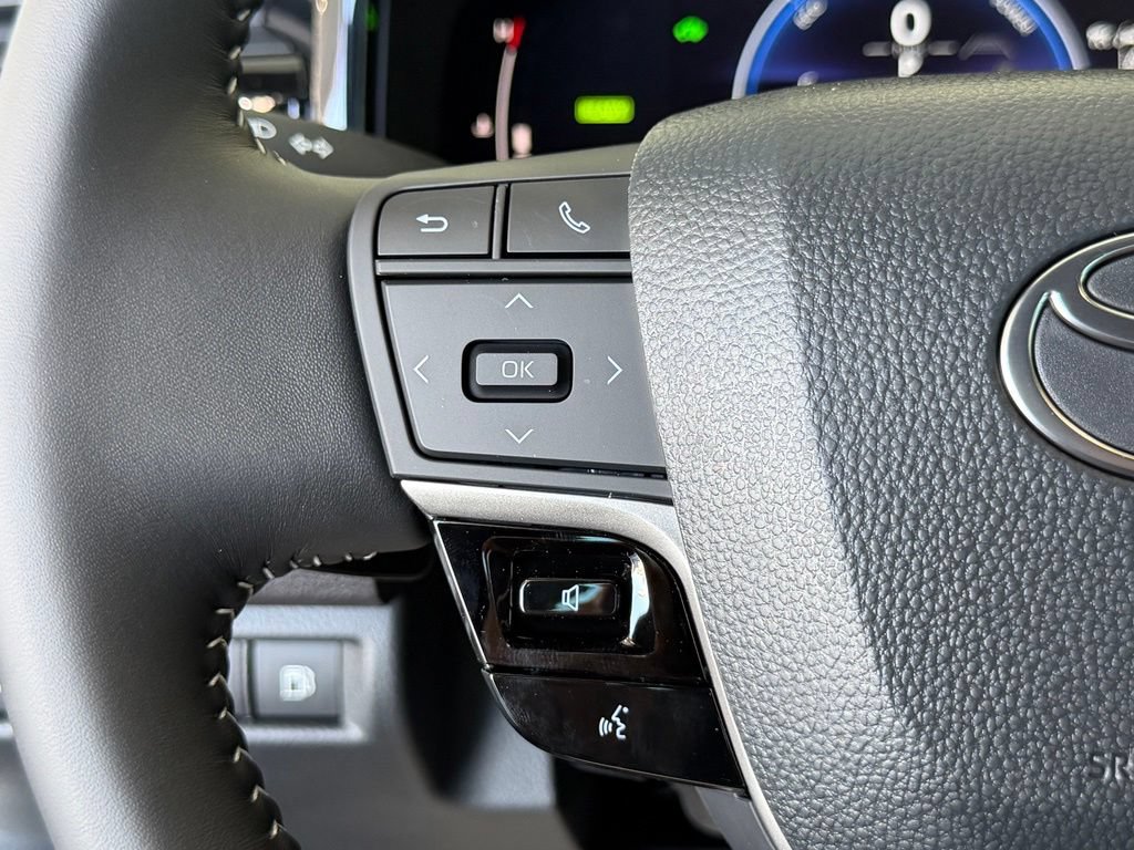 Certified 2026 Toyota Camry SE w/ Convenience Package FWD image 25