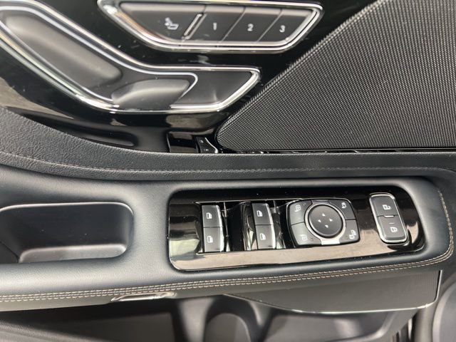 Used 2025 Lincoln Aviator AWD image 14