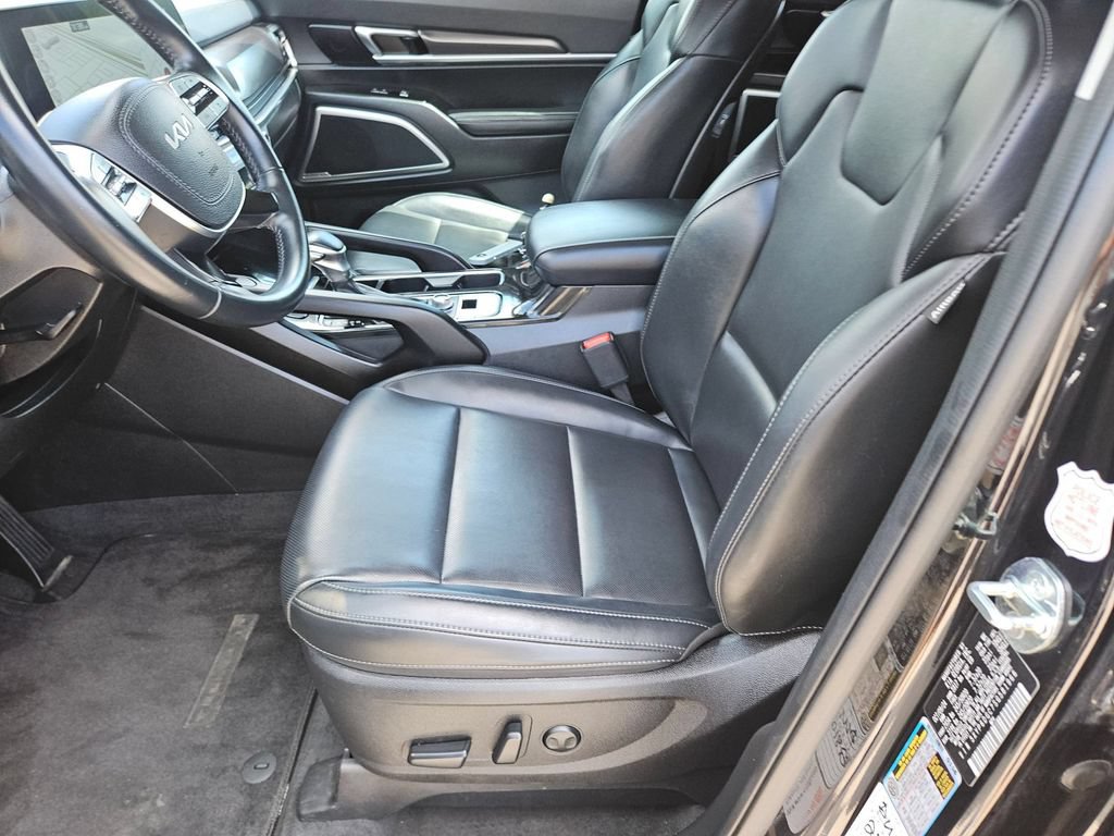 Used 2025 Kia Telluride S AWD/4WD image 14