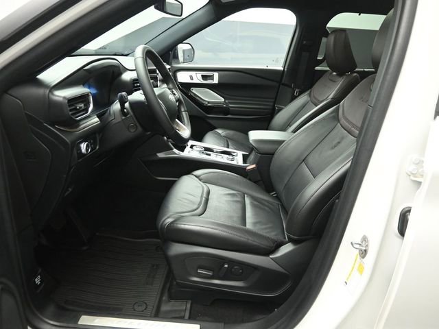 Certified 2023 Ford Explorer Platinum w/ Technology Package image 10