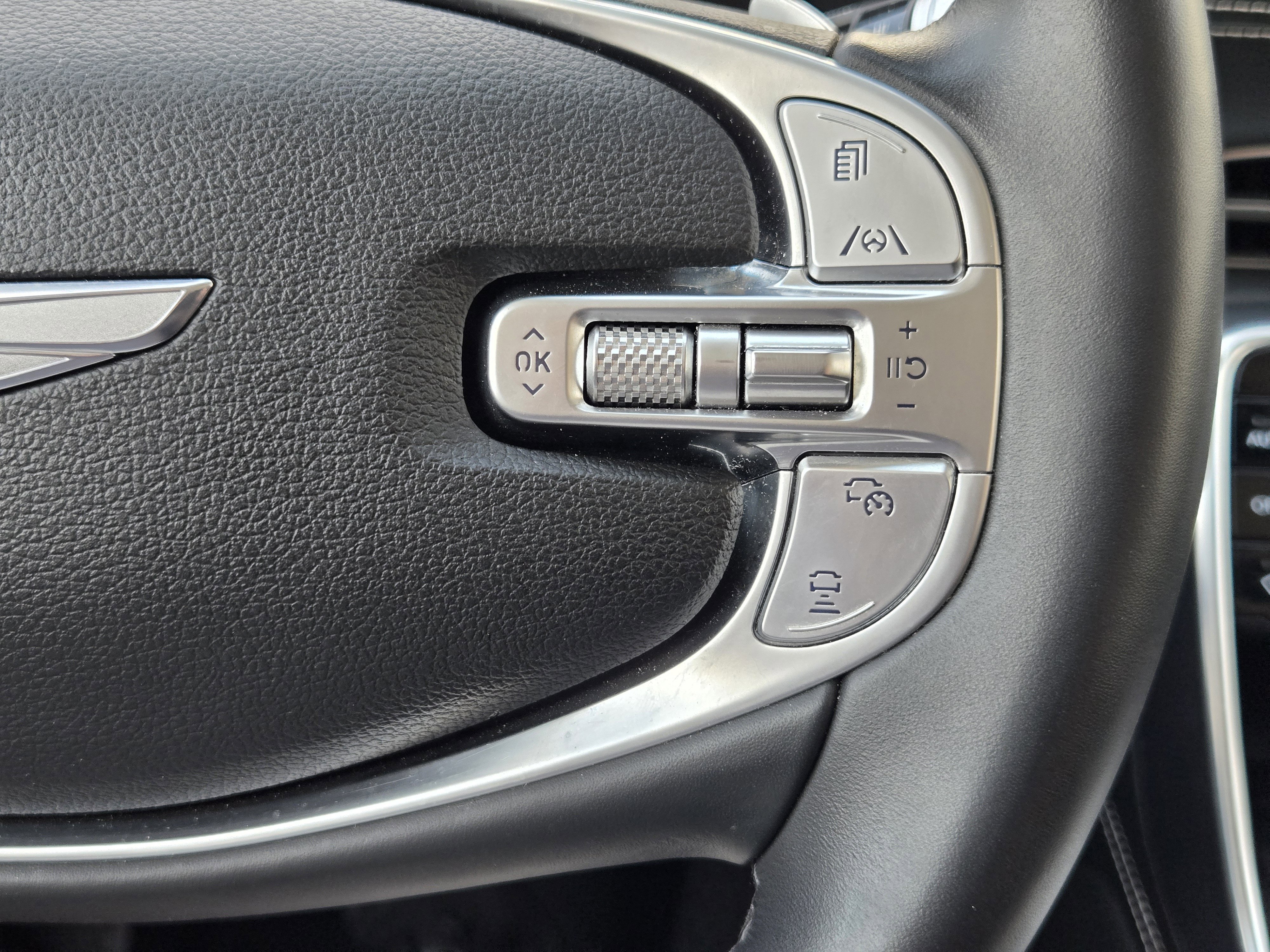 Used 2024 Genesis GV80 3.5T image 32