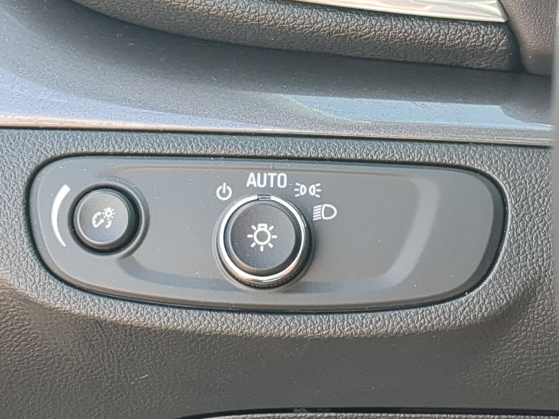 Certified 2022 Buick Encore Preferred w/ Safety Package AWD/4WD image 16