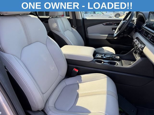 Used 2025 Honda Pilot Touring image 11