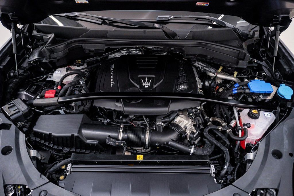 Certified 2024 Maserati Grecale GT image 27