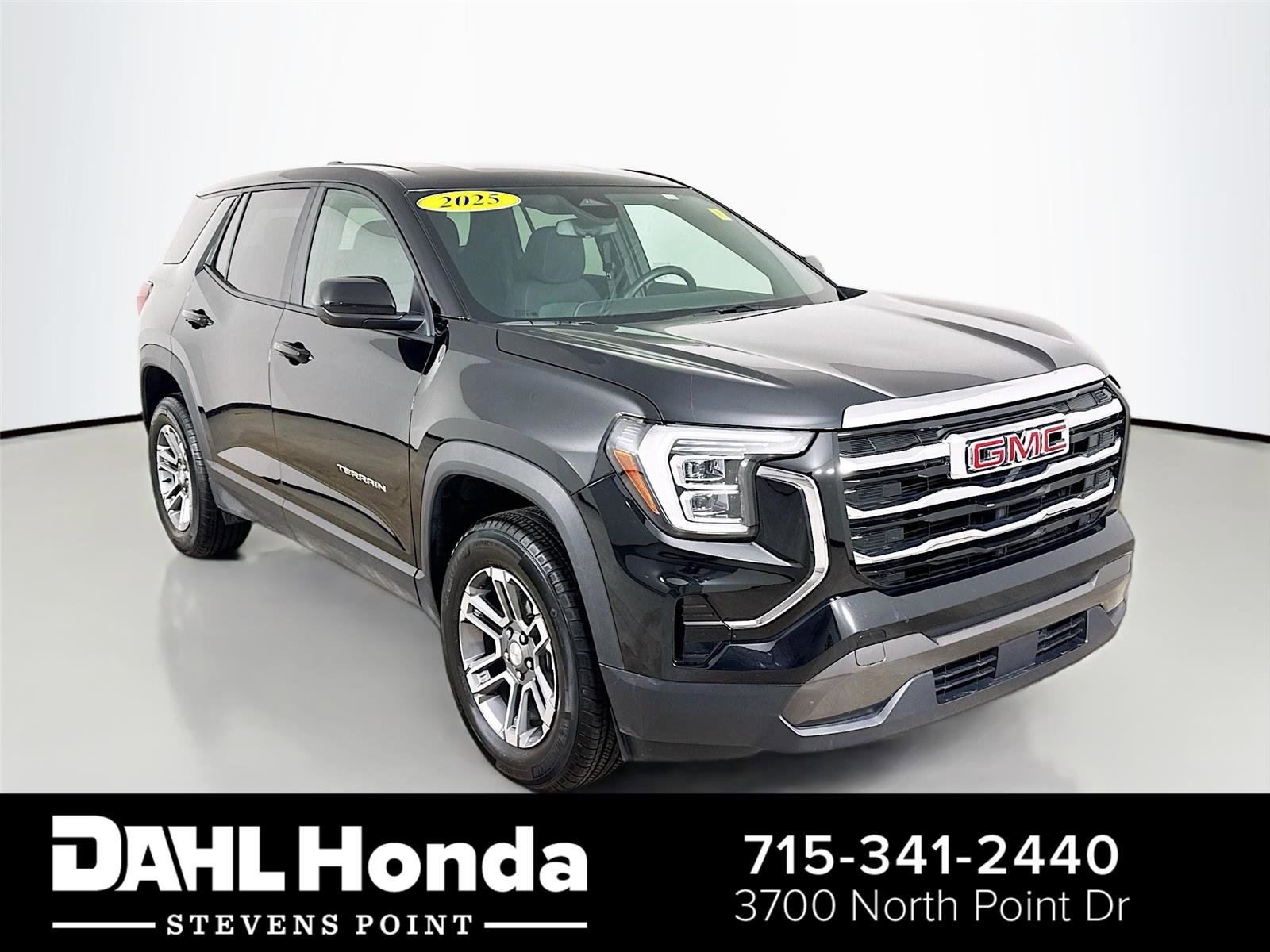 Used 2025 GMC Terrain Elevation