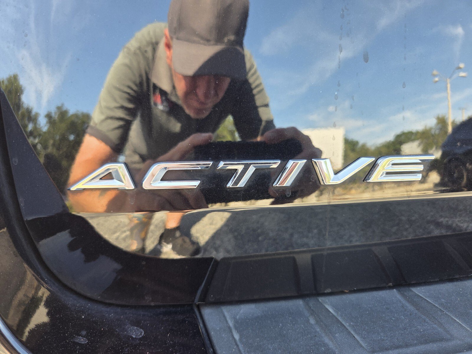 Used 2025 Ford Explorer Active RWD image 14