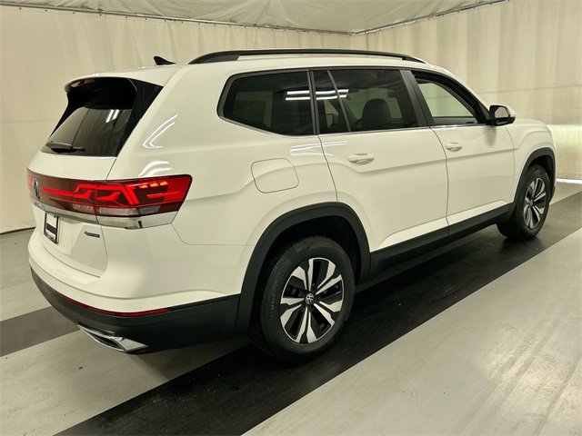 Certified 2025 Volkswagen Atlas SE image 2