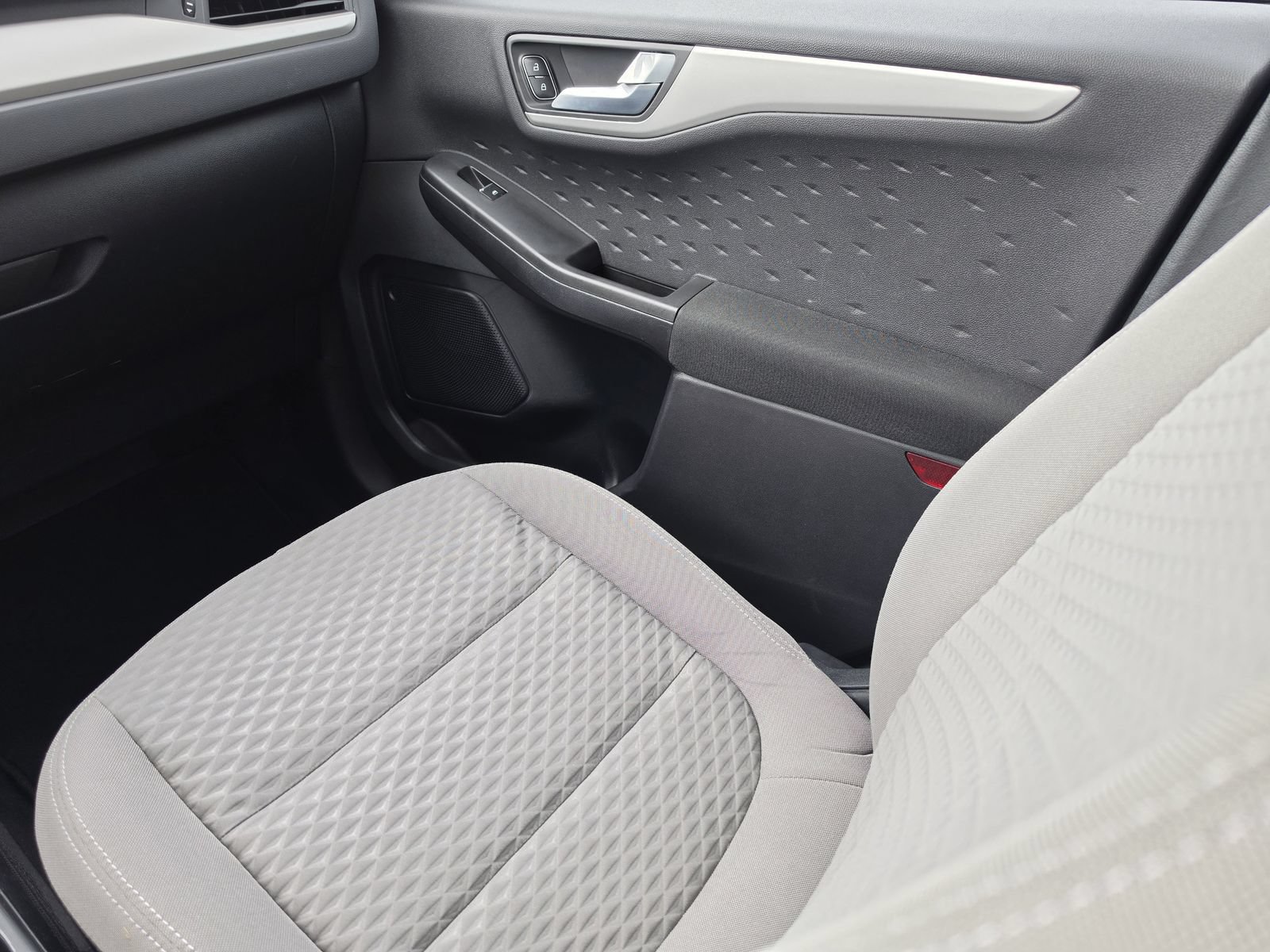 Used 2020 Ford Escape SE FWD image 21