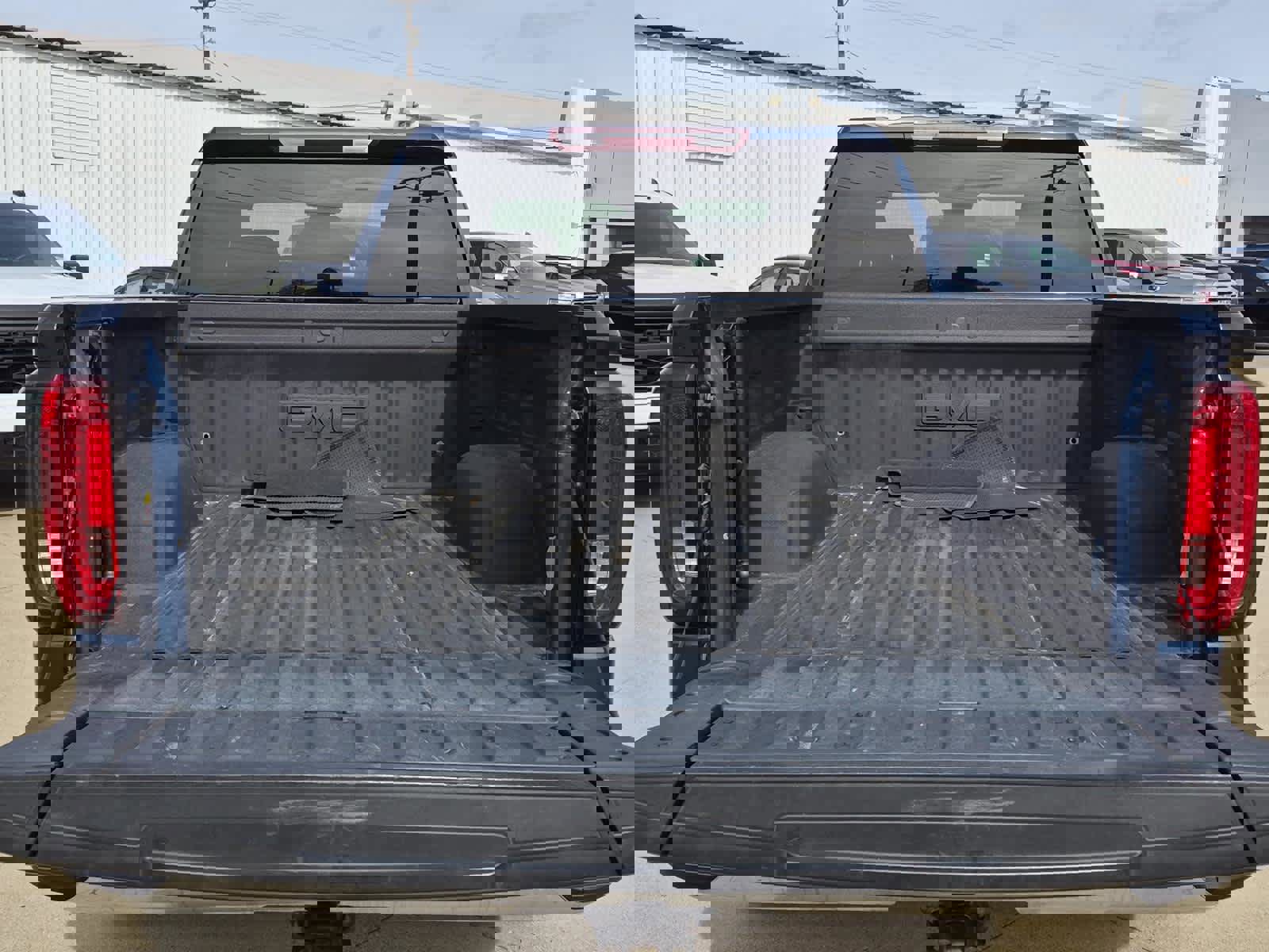 Certified 2022 GMC Sierra 1500 SLT w/ SLT Convenience Package image 10