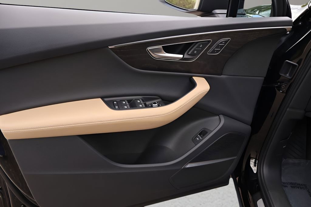 Used 2025 Audi Q7 3.0T Premium Plus AWD/4WD image 9