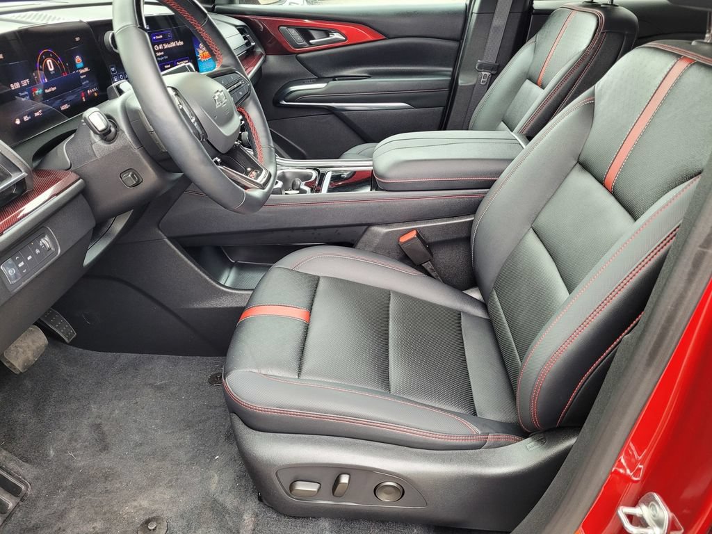 Used 2024 Chevrolet Traverse RS AWD/4WD image 9