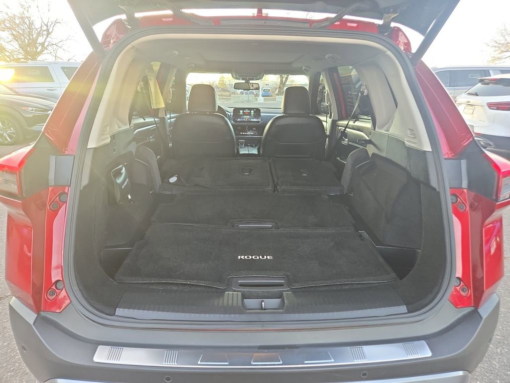 Used 2023 Nissan Rogue SL w/ SL Premium Package image 16