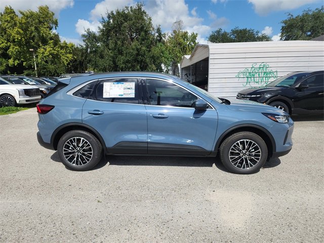 New 2026 Ford Escape SE FWD image 2