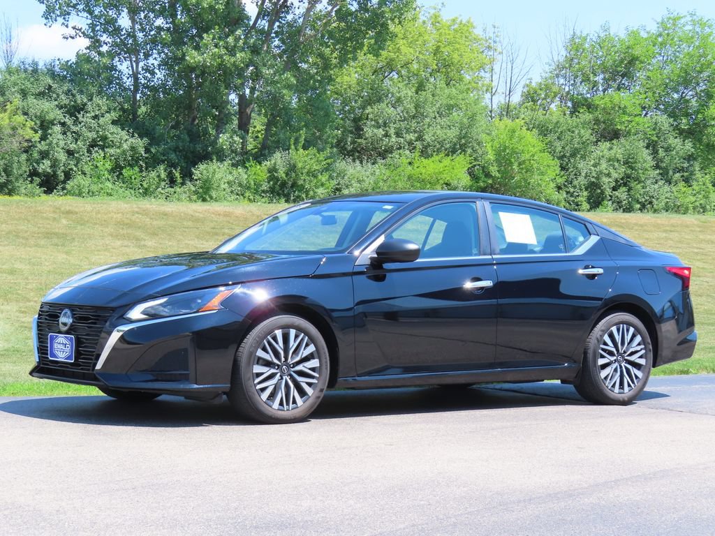 Used 2025 Nissan Altima 2.5 SV FWD image 20