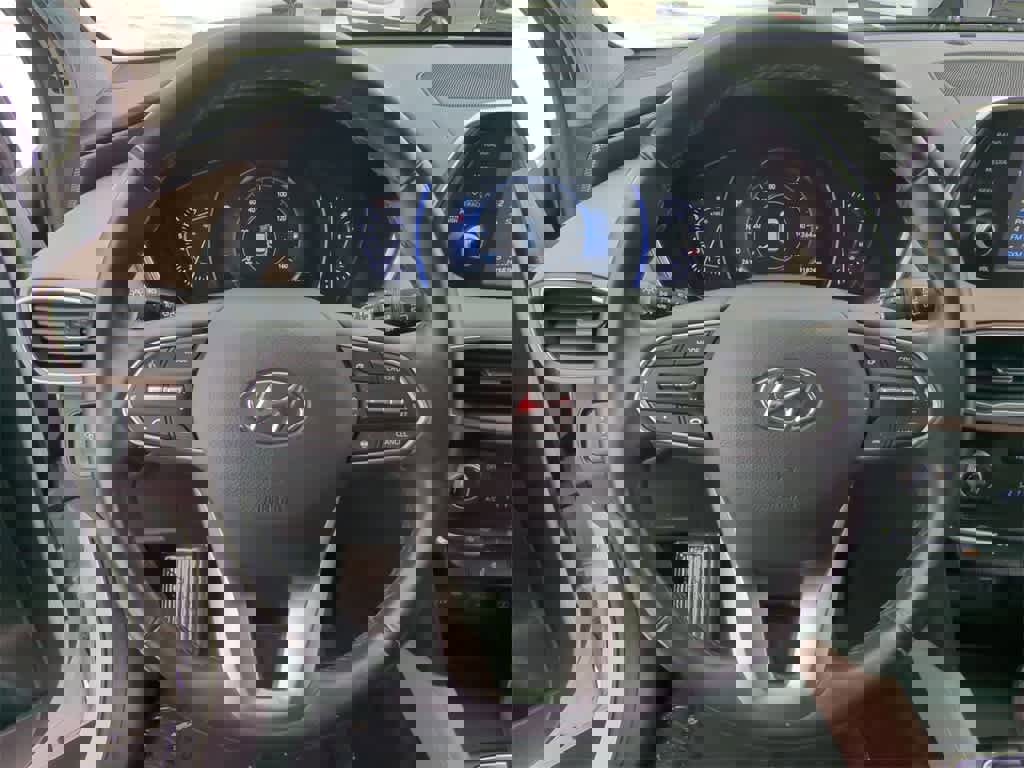 Used 2019 Hyundai Santa Fe Limited image 22