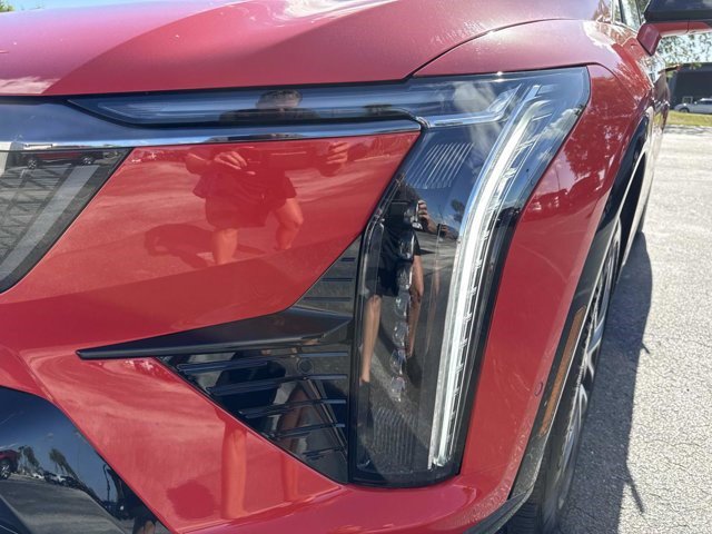 Certified 2025 Cadillac Optiq Sport 1 image 9