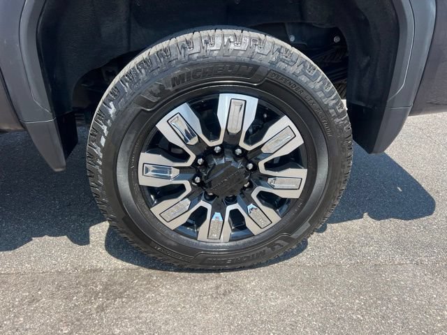 Used 2024 GMC Sierra 2500 Denali w/ Denali Reserve Package AWD/4WD image 9