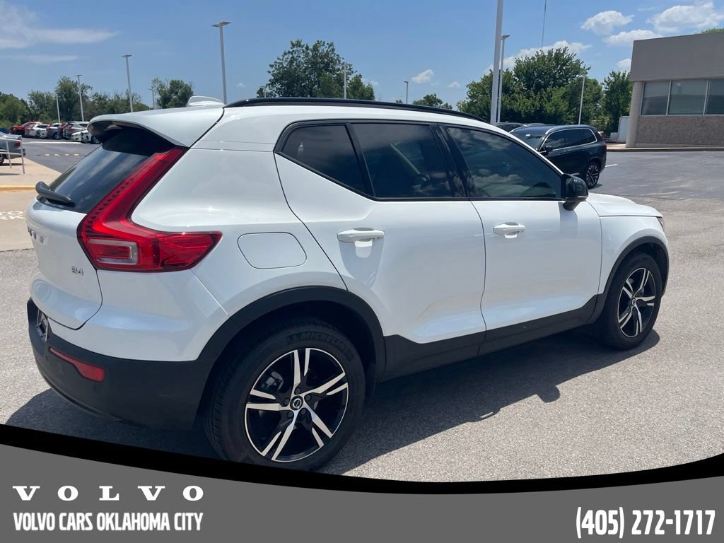 Certified 2023 Volvo XC40 B4 Plus w/ Driver Assist Package FWD image 5