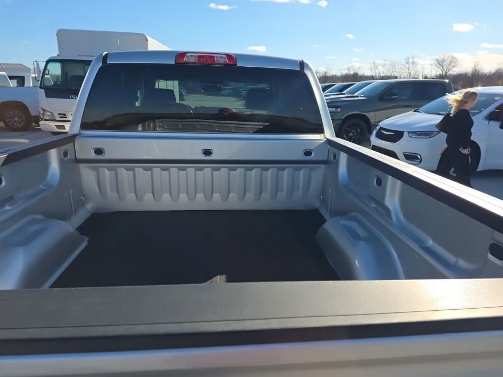 Used 2018 Chevrolet Silverado 1500 LT w/ All Star Edition image 38