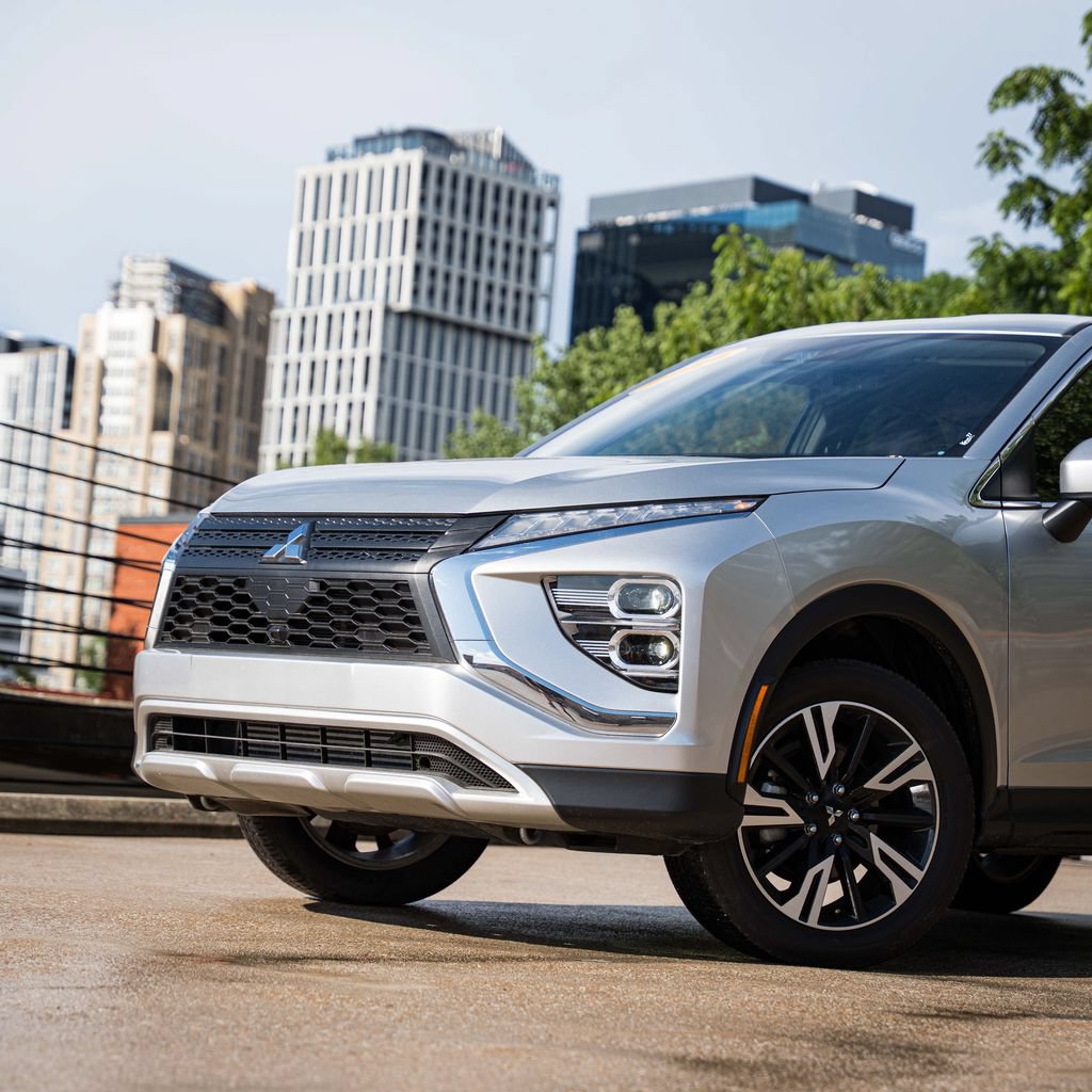Used 2025 Mitsubishi Eclipse Cross SE AWD/4WD image 2