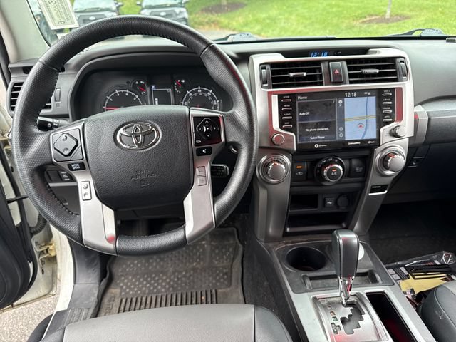 Used 2022 Toyota 4Runner SR5 Premium w/ Moonroof Package AWD/4WD image 18