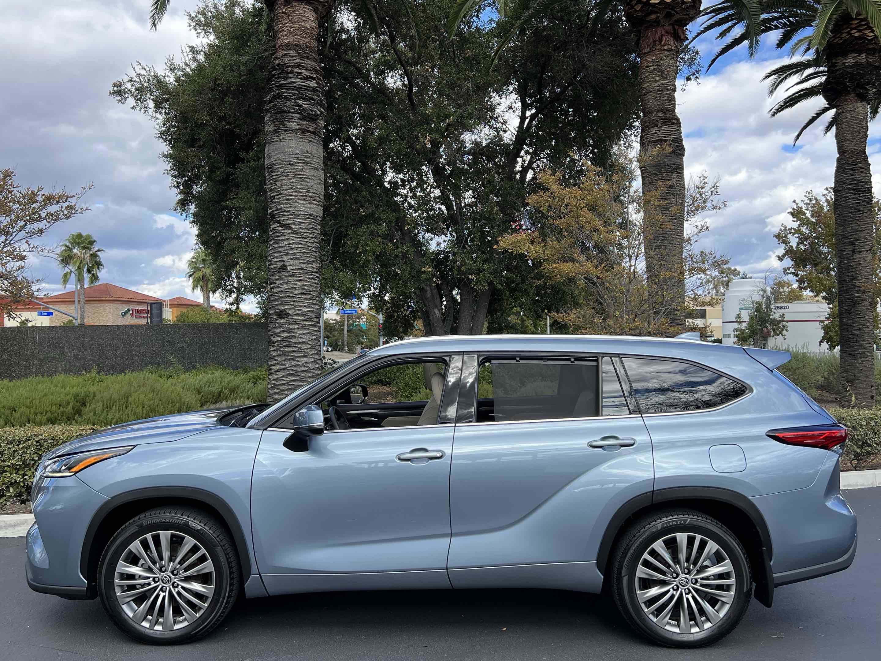 Used 2020 Toyota Highlander Platinum image 22