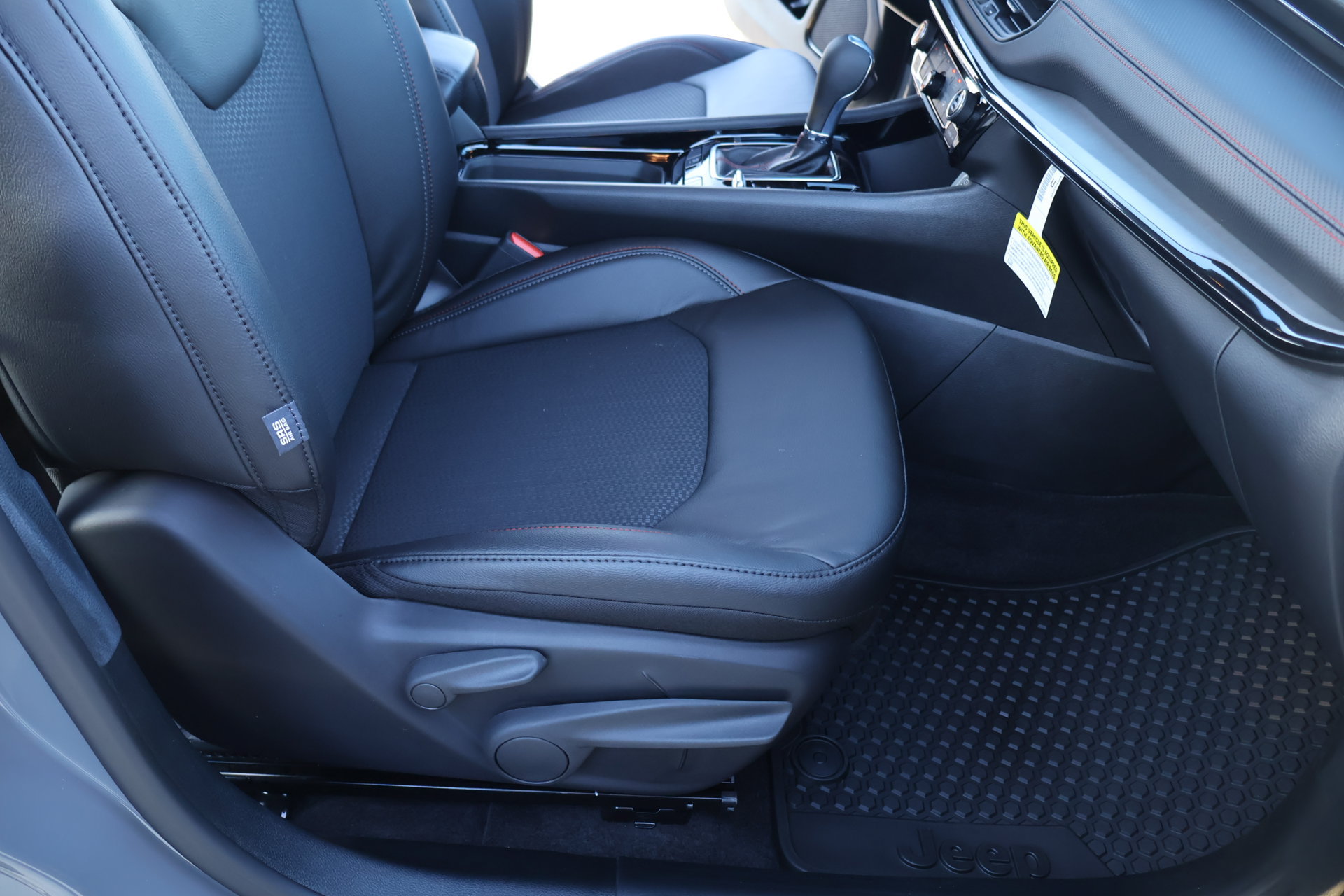 New 2027 Jeep Compass Trailhawk AWD/4WD image 13