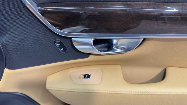 Used 2018 Volvo S90 T5 Momentum FWD image 13