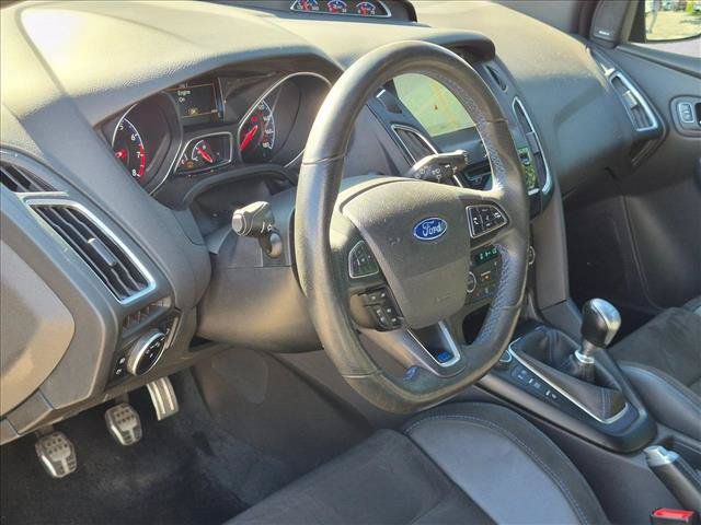 Used 2017 Ford Focus RS AWD/4WD image 9