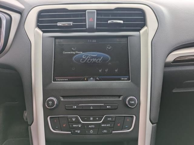 Used 2016 Ford Fusion SE w/ Equipment Group 202A AWD/4WD image 10