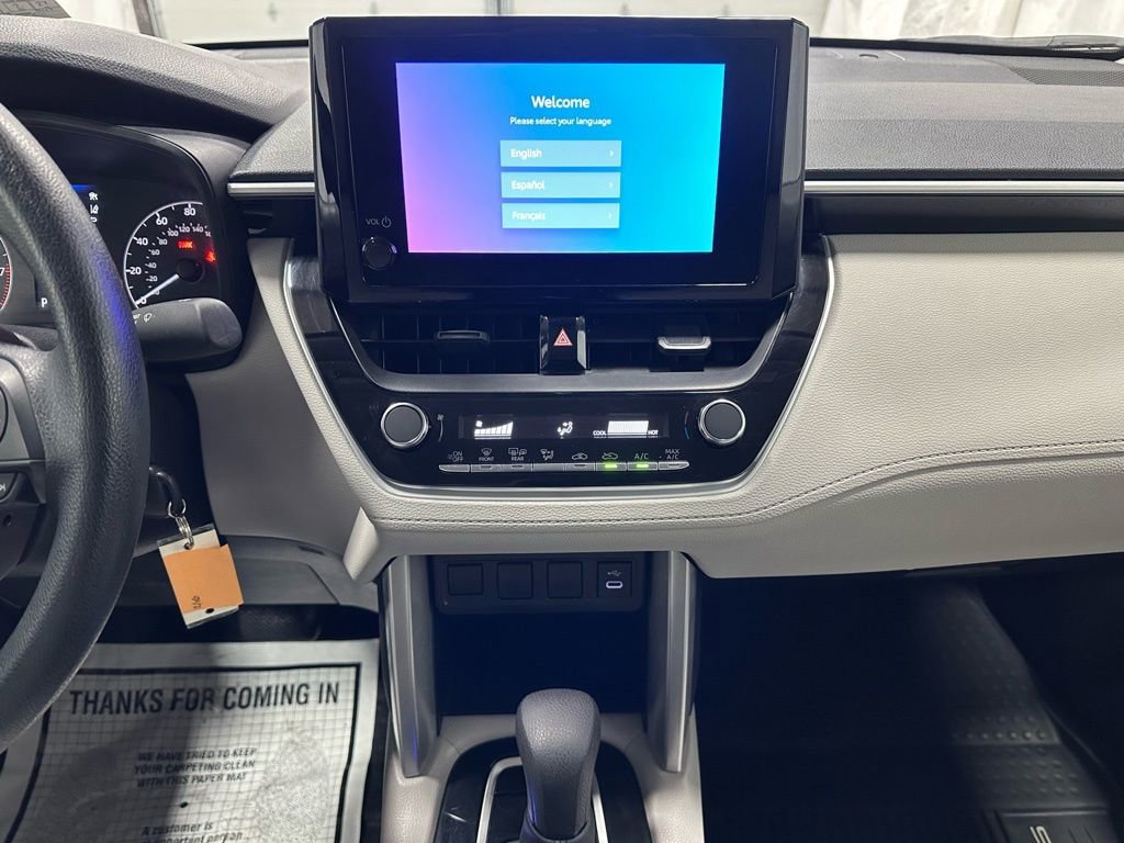 Used 2025 Toyota Corolla Cross L image 25