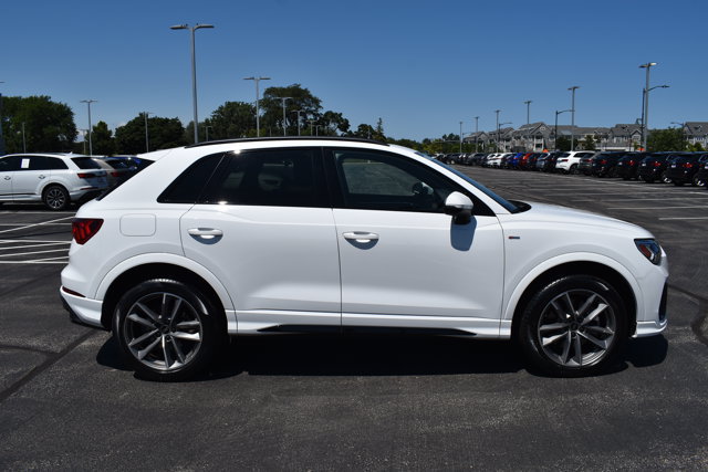 Used 2025 Audi Q3 2.0T Premium w/ Convenience Package AWD/4WD image 8