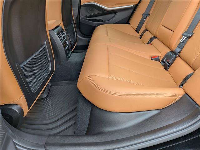 Used 2023 BMW 330i Sedan w/ Premium Package image 19