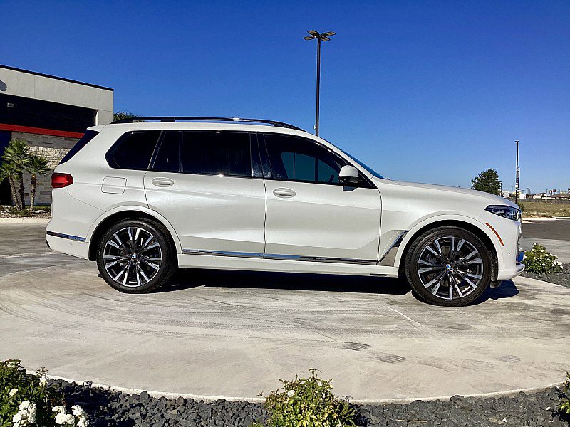 Used 2021 BMW X7 xDrive40i w/ Premium Package image 4