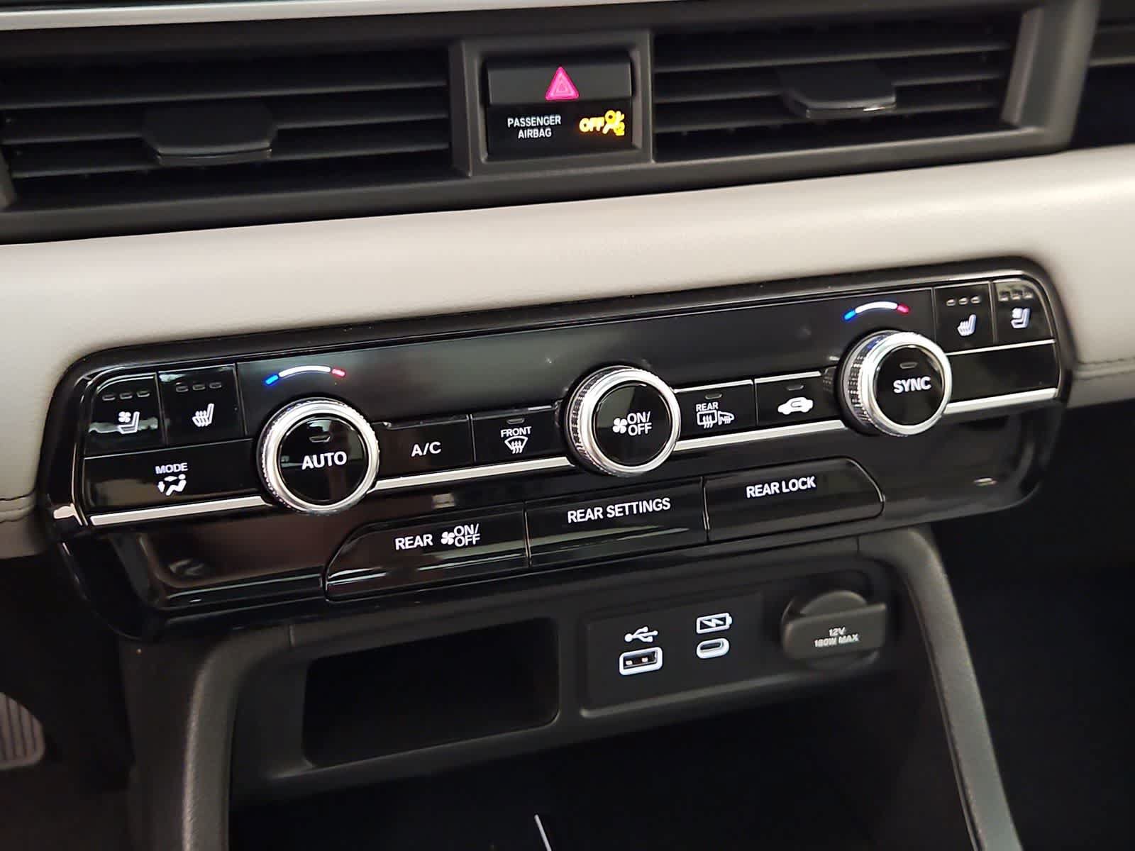 Used 2025 Honda Pilot Elite image 33