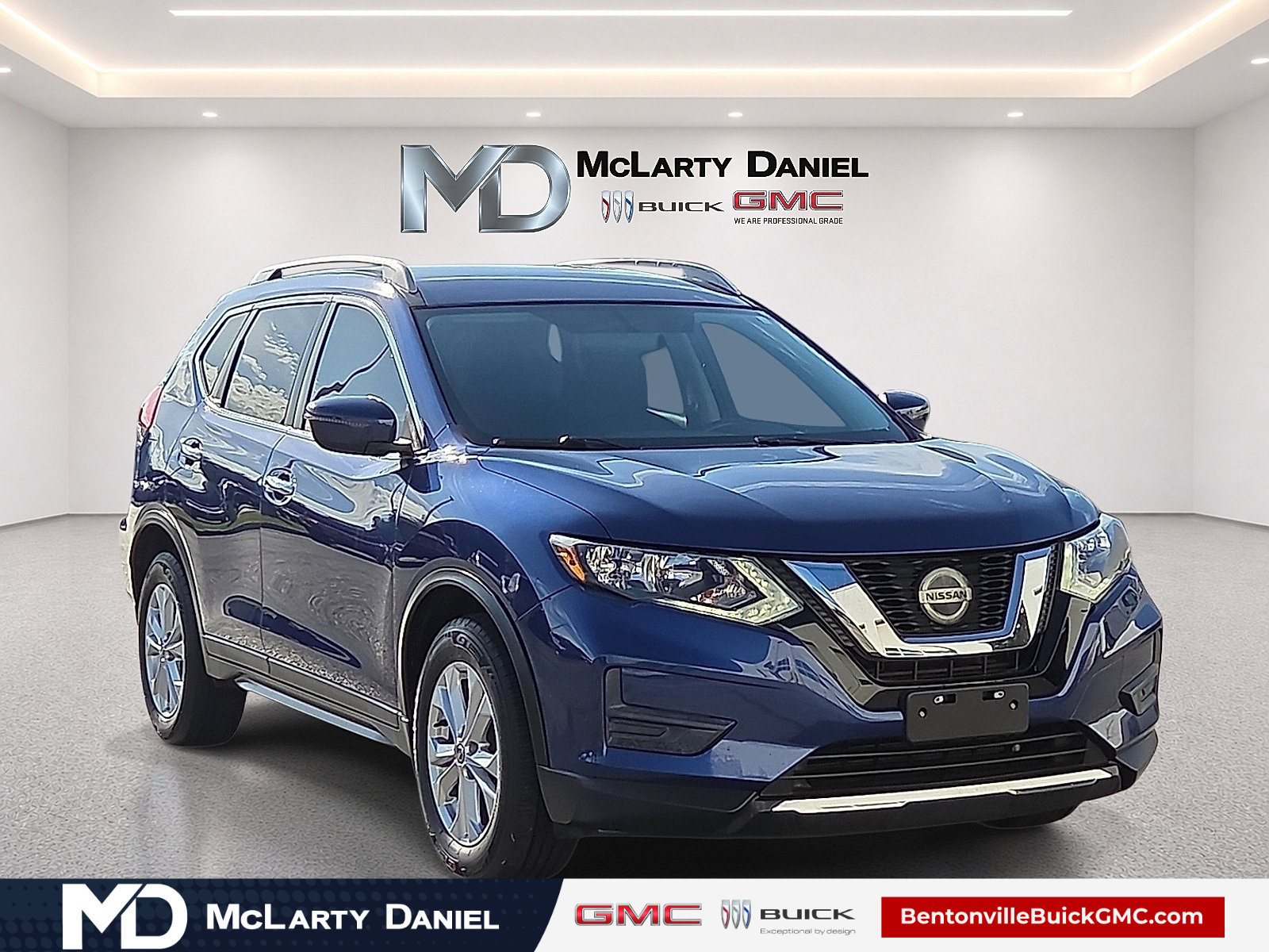Used 2018 Nissan Rogue S w/ S Value Package FWD image 1