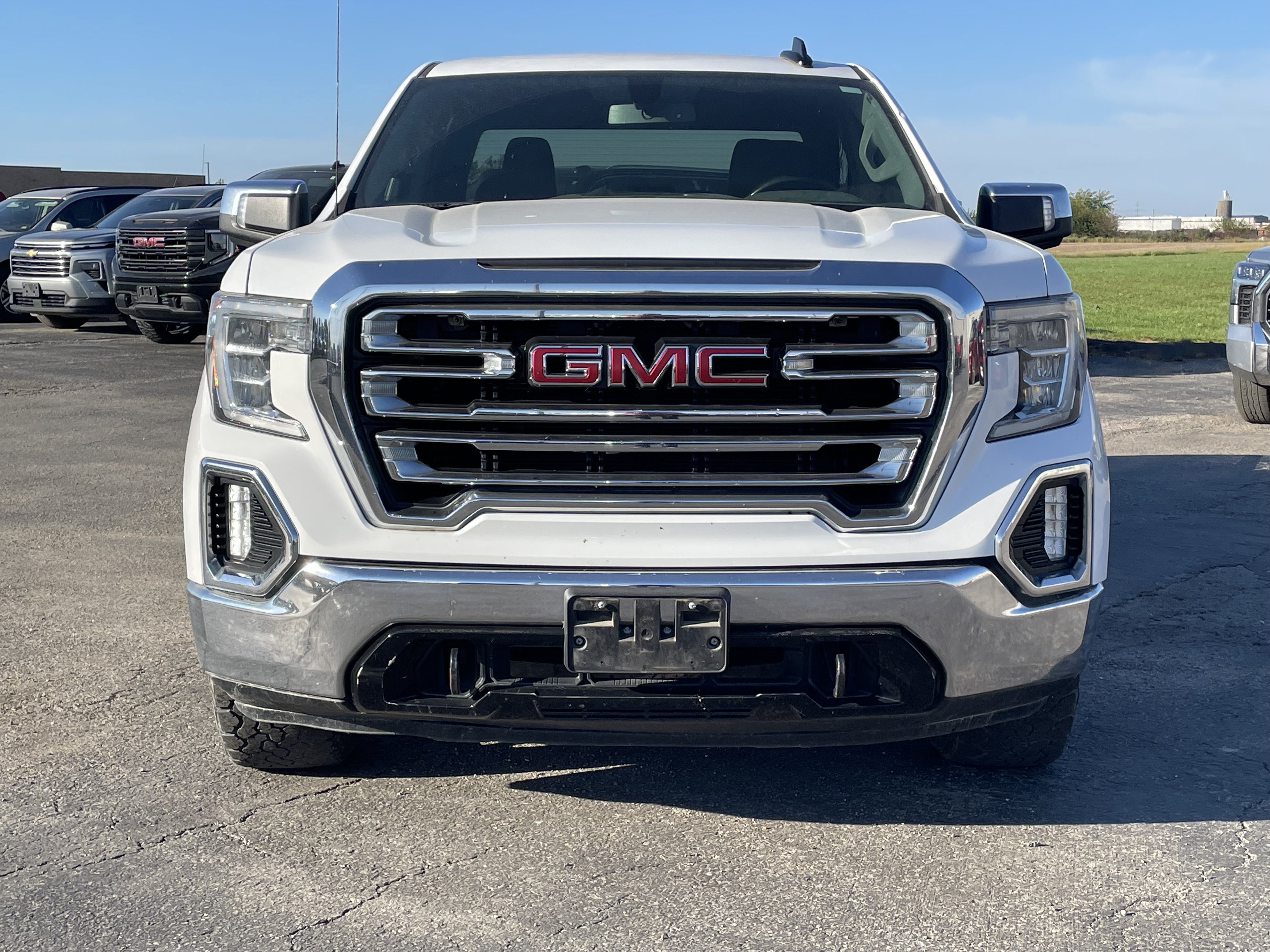 Used 2019 GMC Sierra 1500 SLT w/ X31 Off-Road Package AWD/4WD image 8