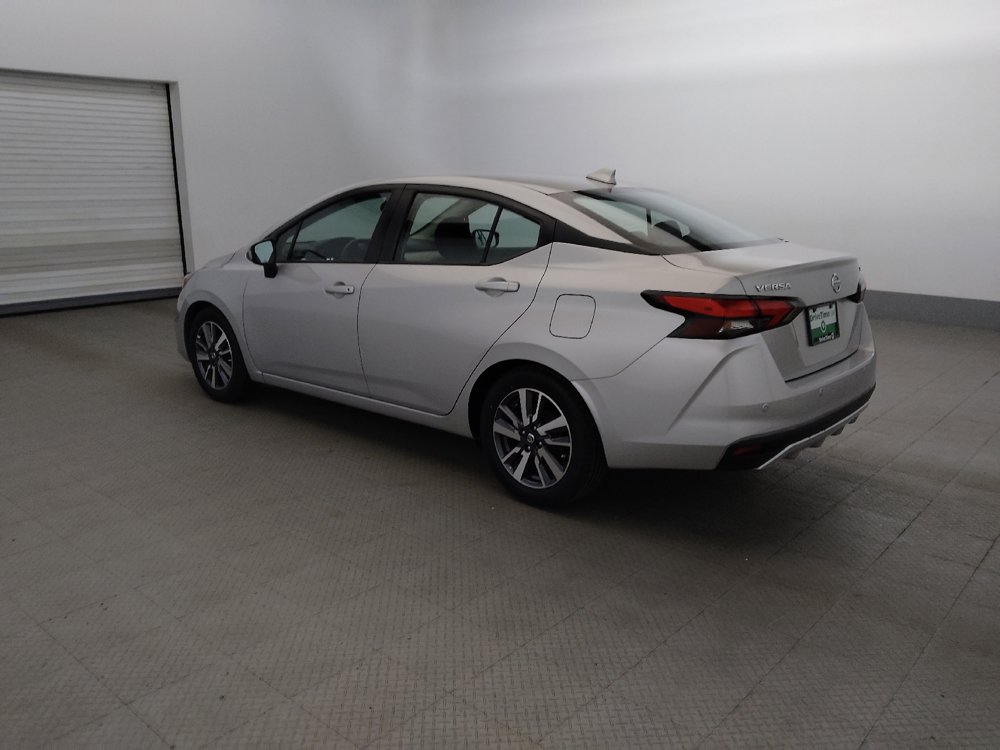 Used 2020 Nissan Versa SV FWD image 3