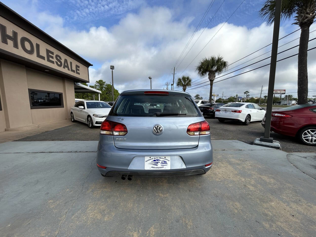 Used 2010 Volkswagen Golf 4-Door image 6