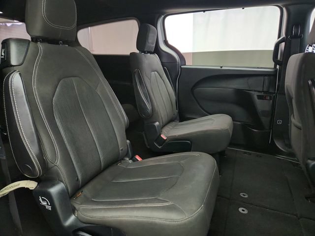 Used 2018 Chrysler Pacifica Touring Plus w/ S Appearance Package FWD image 29