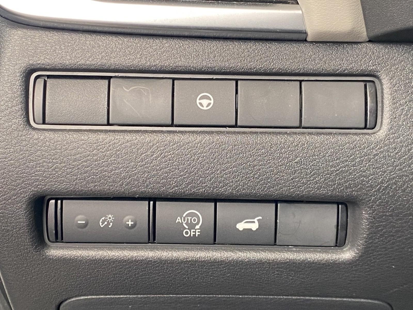 Used 2023 Nissan Rogue SL AWD/4WD image 32
