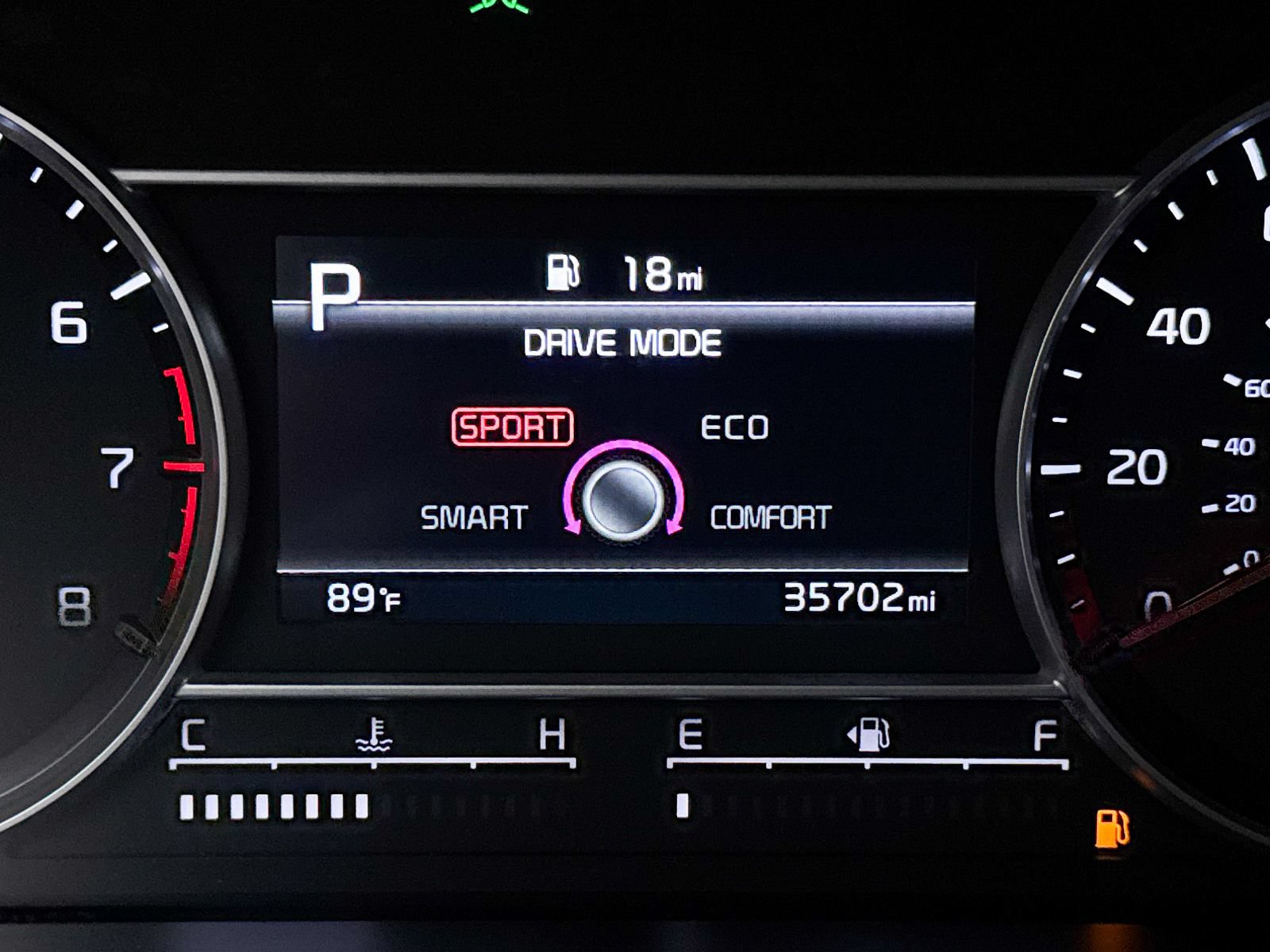 Certified 2023 Kia Sorento LX FWD image 8