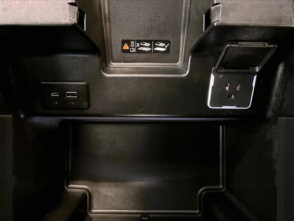 Used 2022 Chevrolet Silverado 1500 High Country w/ High Country Premium Package AWD/4WD image 26