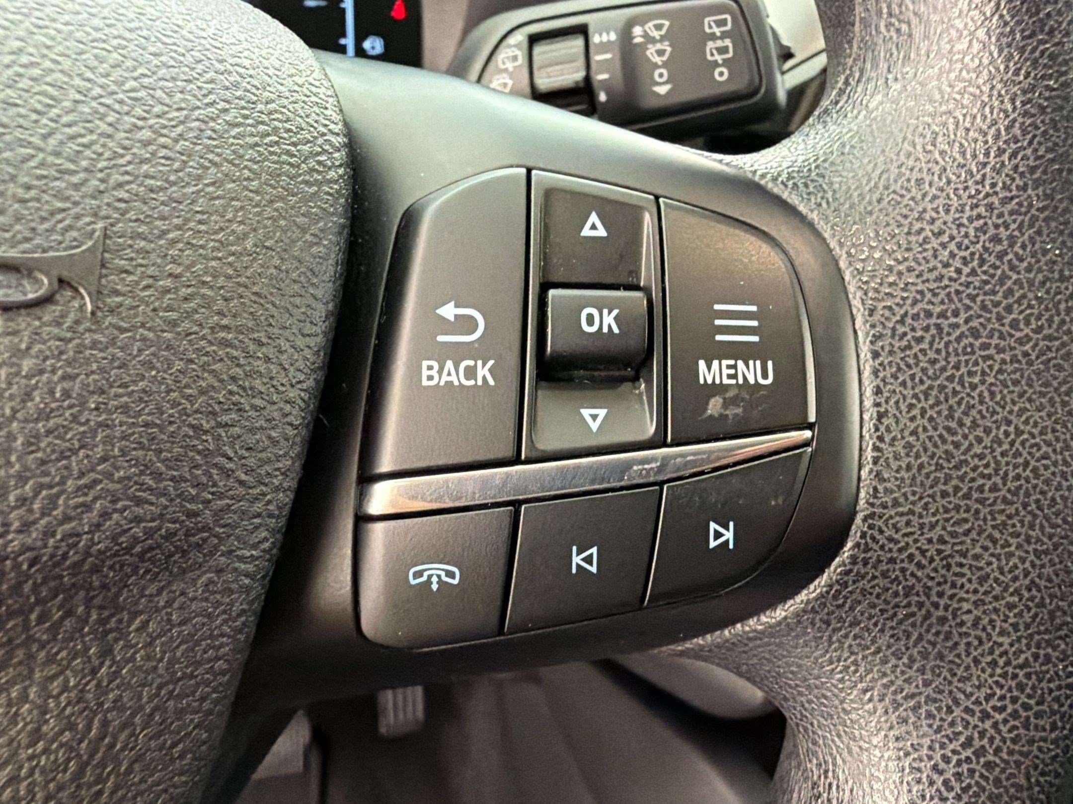 Certified 2025 Ford Escape Active AWD/4WD image 31