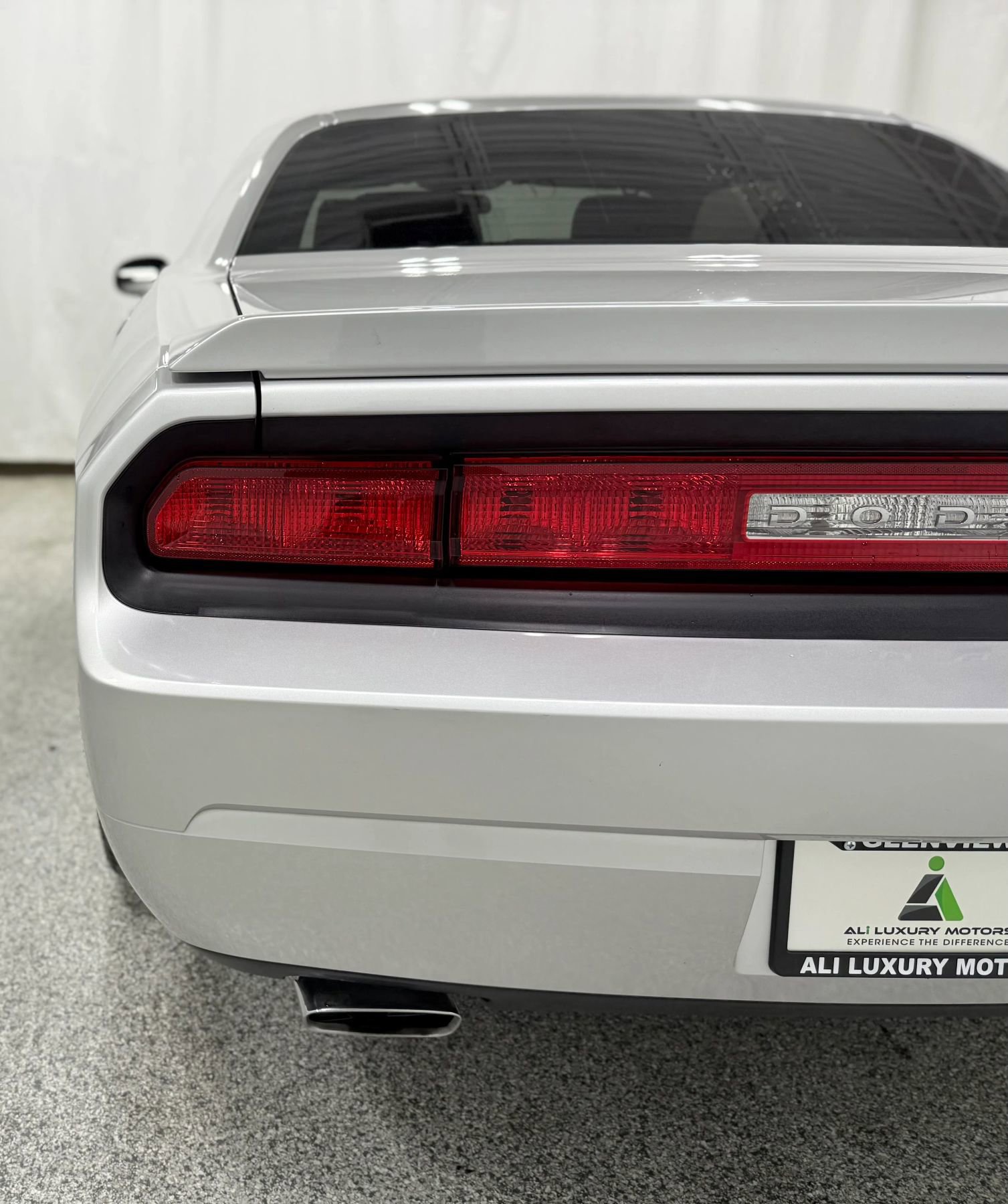 Used 2010 Dodge Challenger R/T image 32