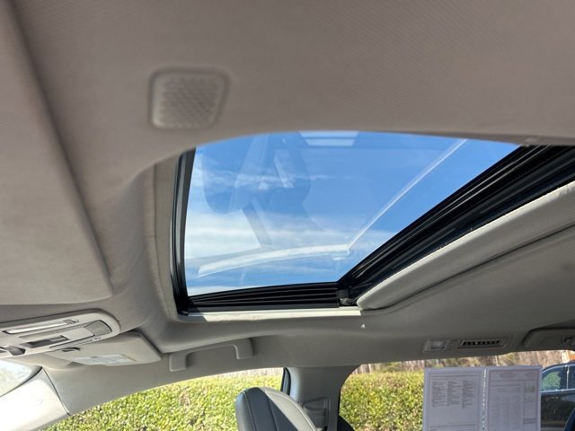 Used 2024 Toyota Sienna XLE image 32